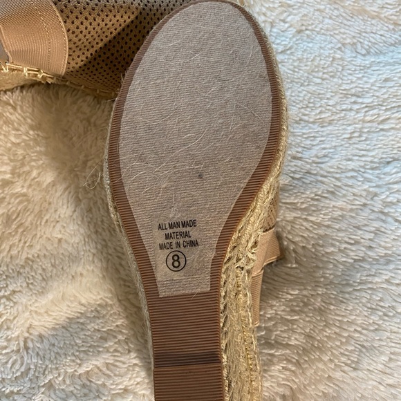 Women's Tan Peep-Toe Sandals - Picture 4 of 6
